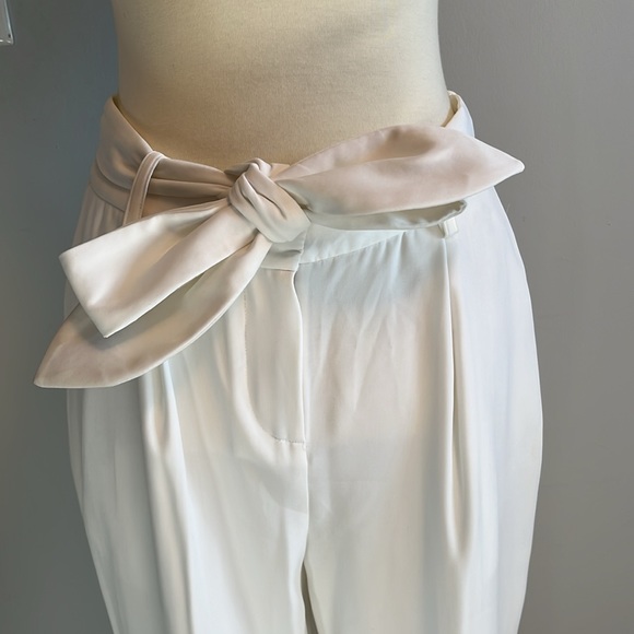 NWT — BIEGE & COCO — White Straight Legged Pant w/ adjustable belt - Picture 3 of 6